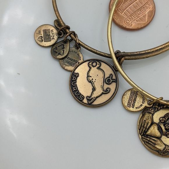 Alex Ani Rafaleian Gold Claddaugh Taurus Bracelet - Picture 4 of 8